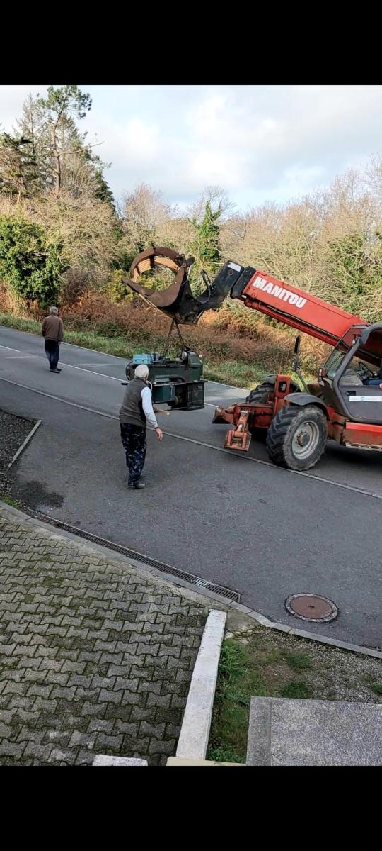 Déménagement de l atelier, le tour Mona 350. 202407011130216938